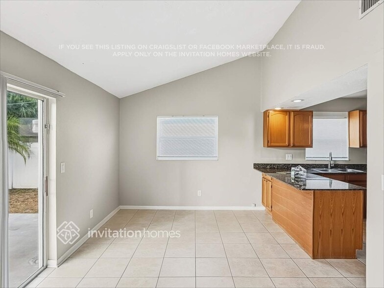 Building Photo - 6044 Francis Dr