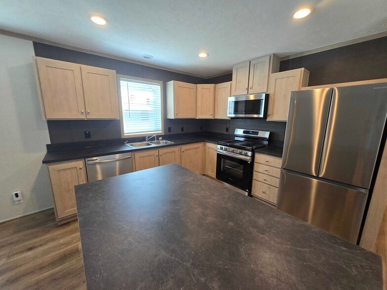 Building Photo - 52705 Van Buren Dr