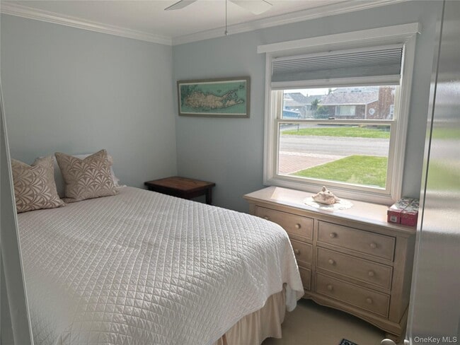 Building Photo - 25 Shinnecock Rd