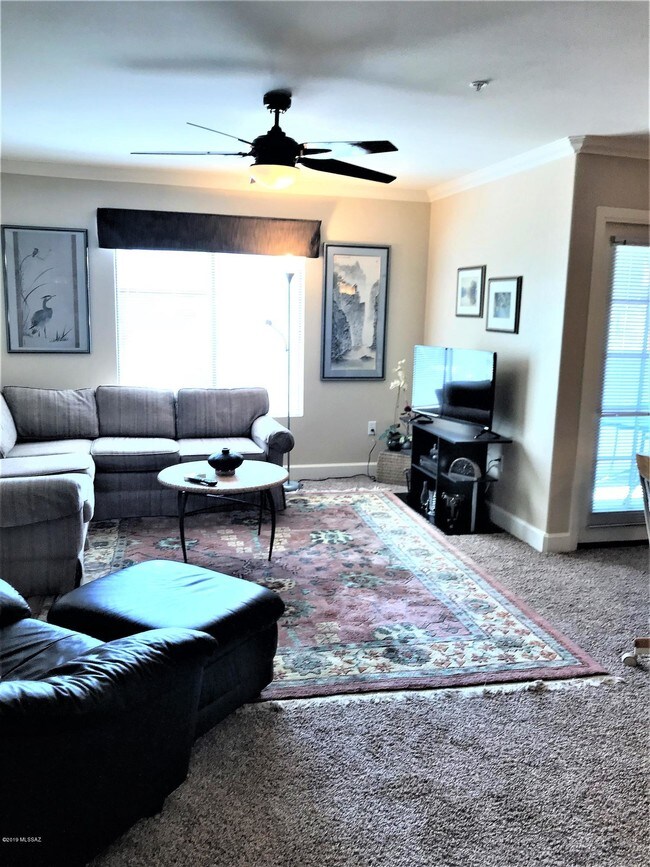 Building Photo - 5751 N Kolb Rd