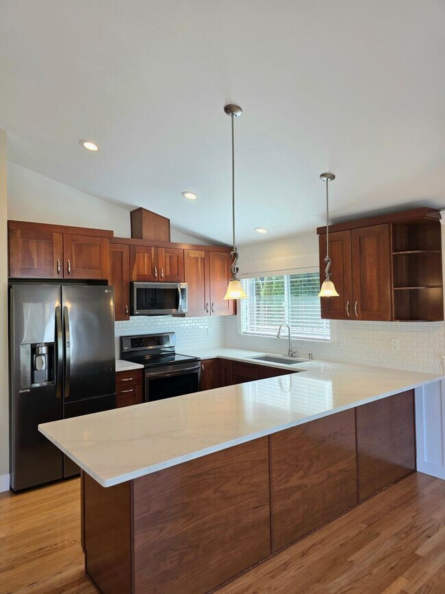 Building Photo - Auburn west hill 4 bedroom and 3 bathroom well maintained home.  Available NOW!