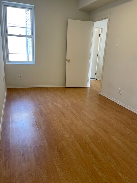 Bedroom 4 - 904 N Carlisle St