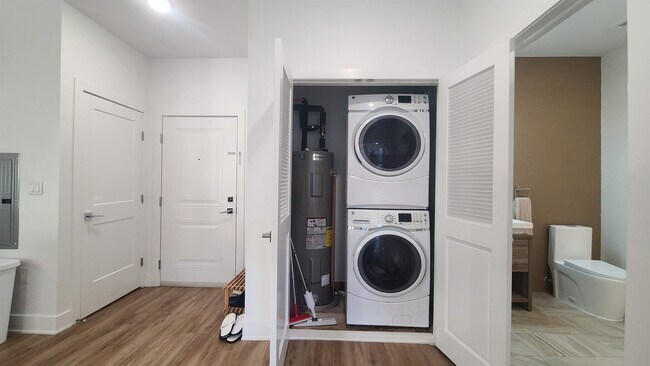 Building Photo - 111 75th St