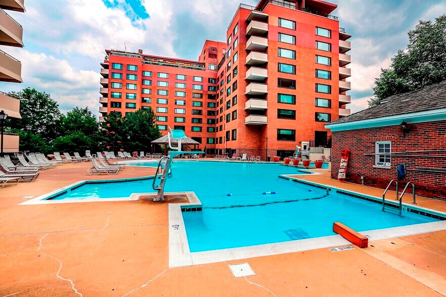 Building Photo - 1021 Arlington Blvd