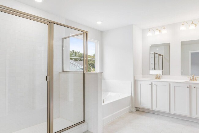 Building Photo - Move-In Ready Home with Luxury Finishes & Prime Location!