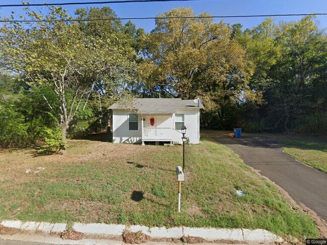 Primary Photo - 1503 E Travis St