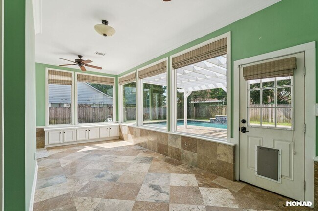 Building Photo - Spacious 4BR House in Pensacola; Pool