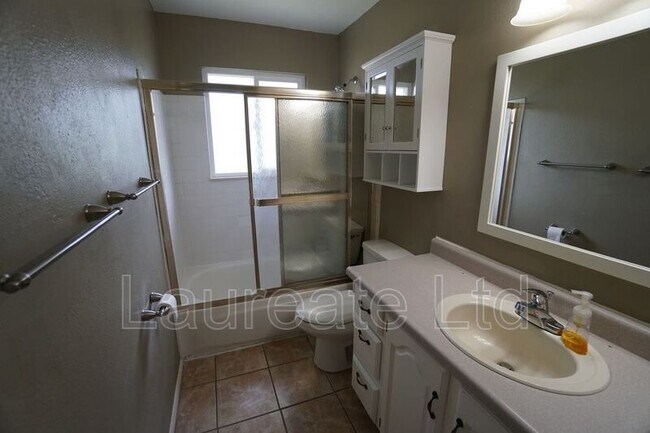 Building Photo - 2484 S Laredo St