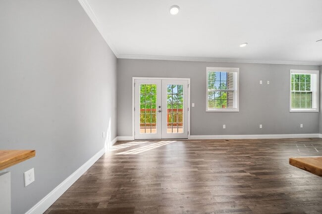 Building Photo - FANTASTIC 4 BEDROOM HOME LOCATED IN KARNS!!