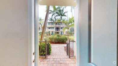 Building Photo - Modern Style Tri-Level Townhome 2BR/ 2.5BA...