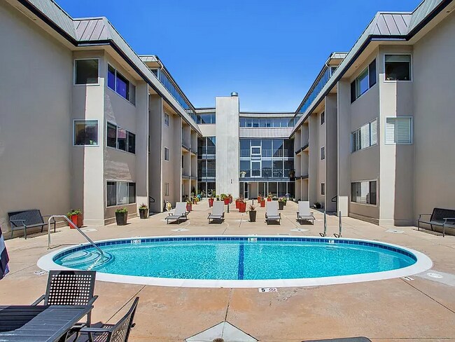 Building Photo - 220 Atlantic Ave