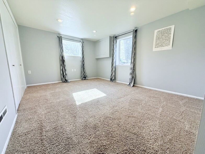 Bed #4 - 2105 Parrish St