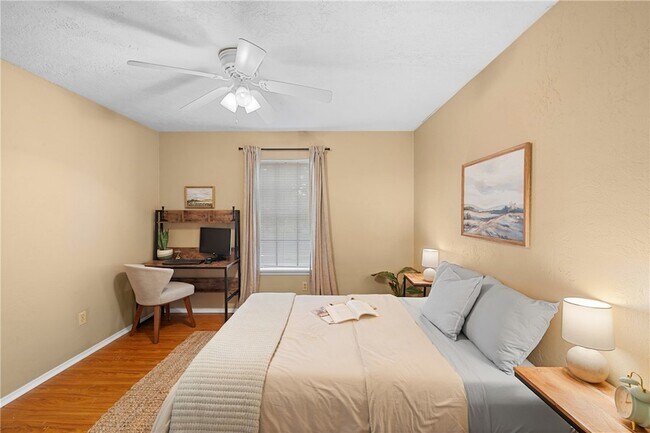 Building Photo - 805 San Pedro Dr