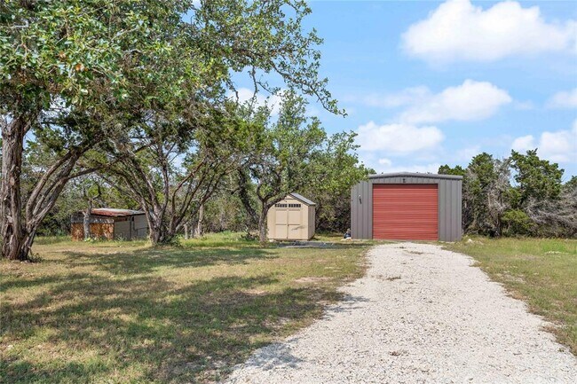 Building Photo - 2351 Skyline Dr