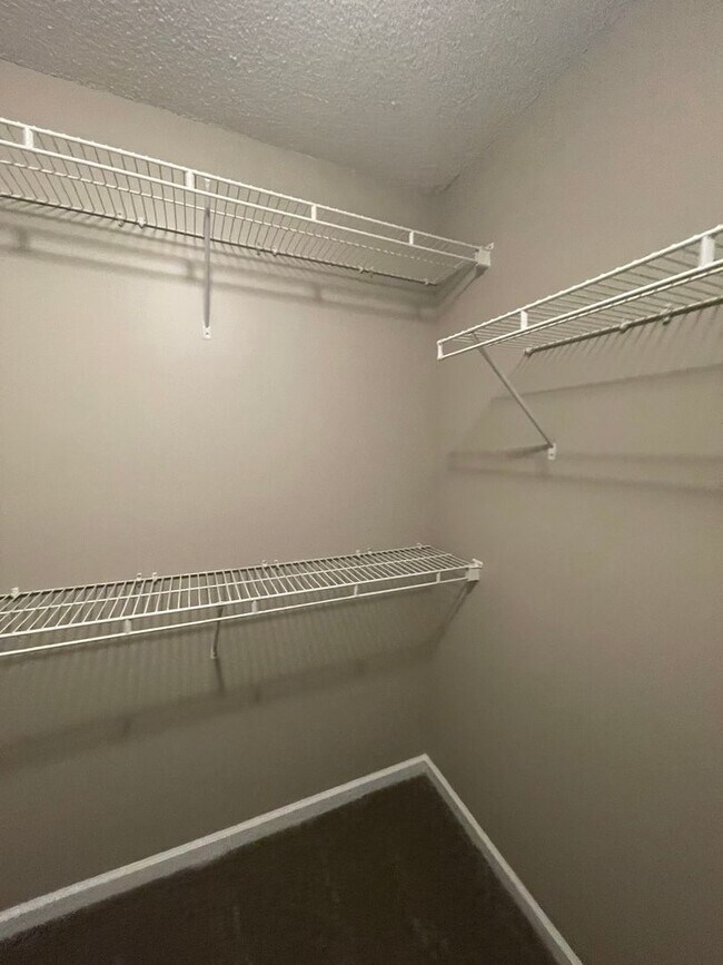 Building Photo - 212 Foxchase Ln