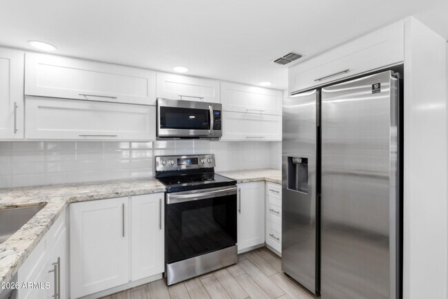 Building Photo - 7820 E Camelback Rd