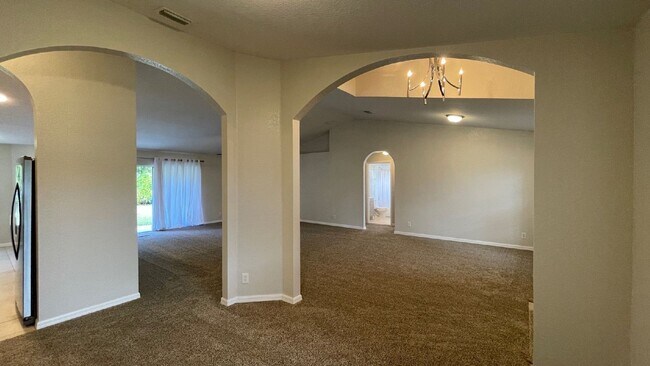 Building Photo - Pet-Friendly 3BR/3BA Single-Family Home in Port Saint Lucie