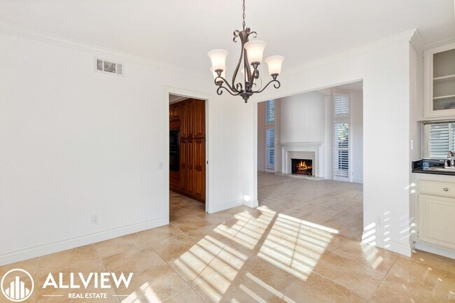 Building Photo - 3 Bedroom, 2 Bath Home Available In Jasmin...