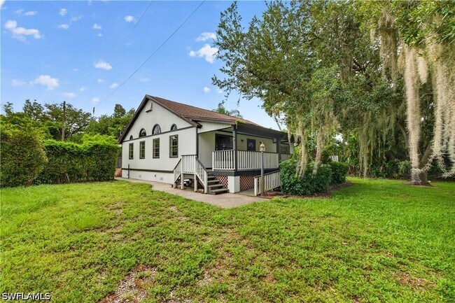 Building Photo - 16970 Carolyn Ln