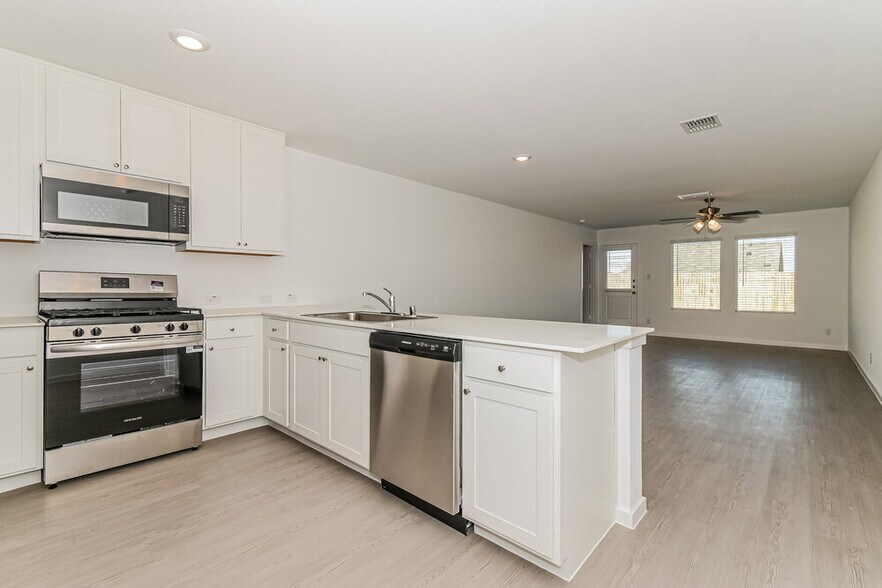 Building Photo - 1716 Crossbill St