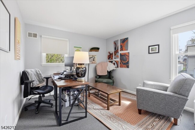 Building Photo - 23 Doremus St