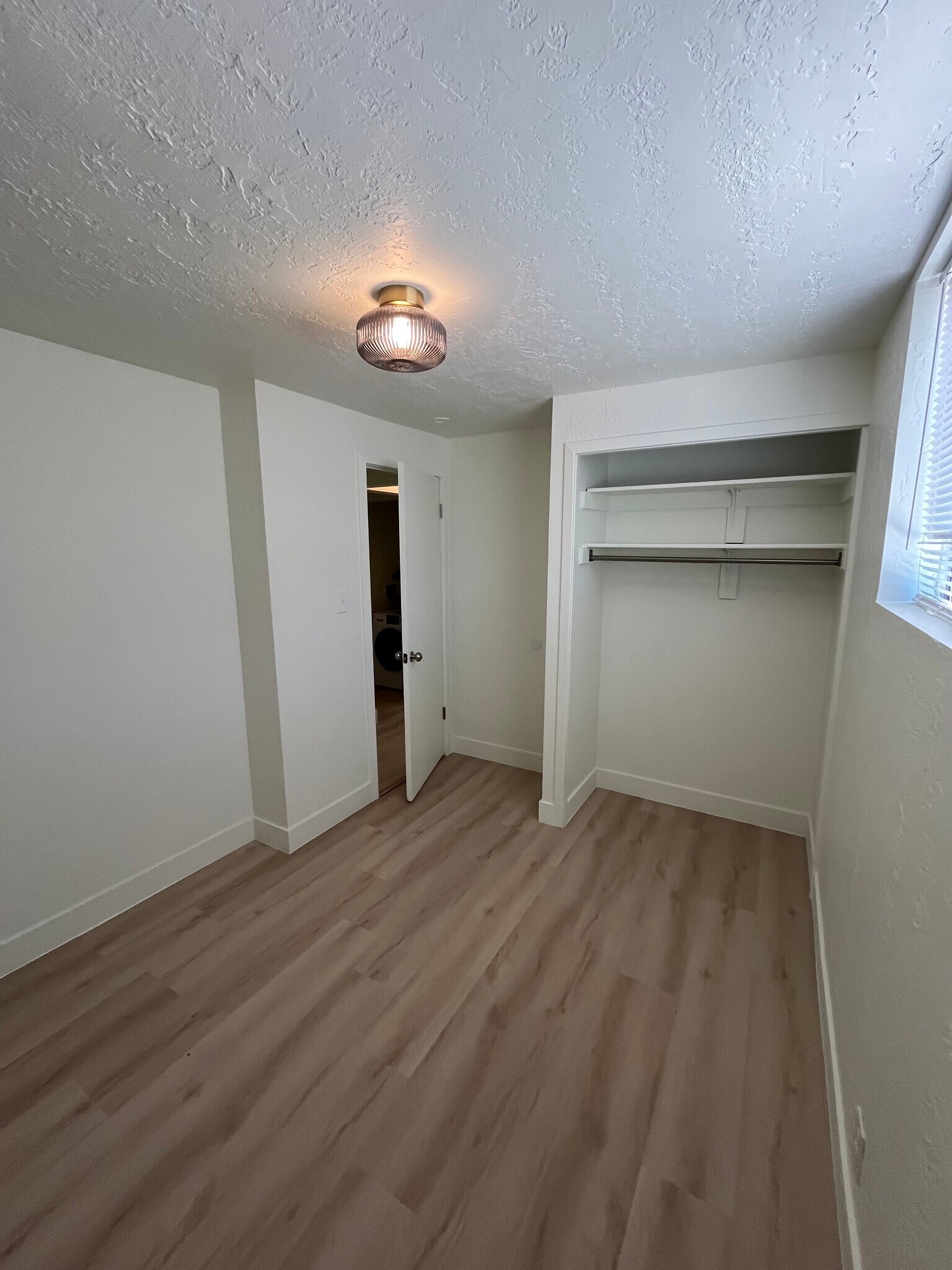 Building Photo - 727 E 600 S