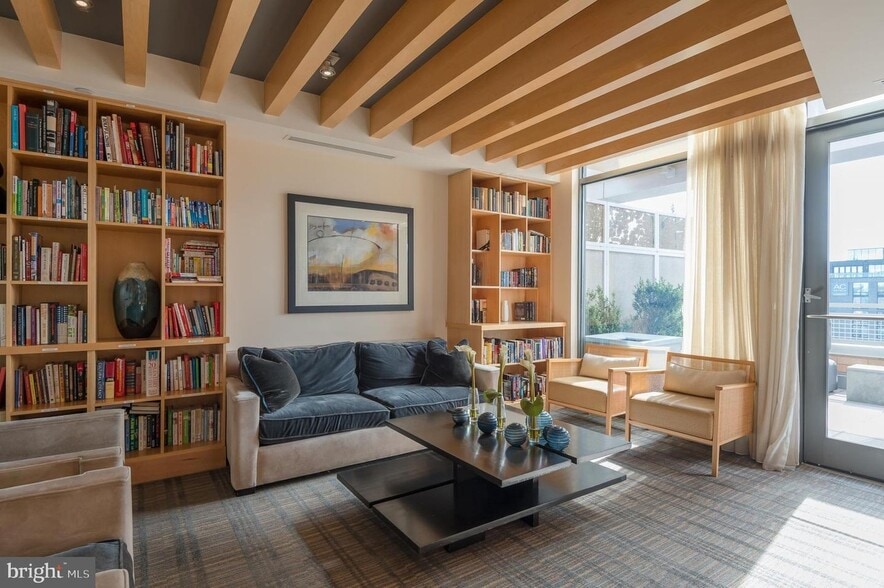 Building Photo - 475 K St NW