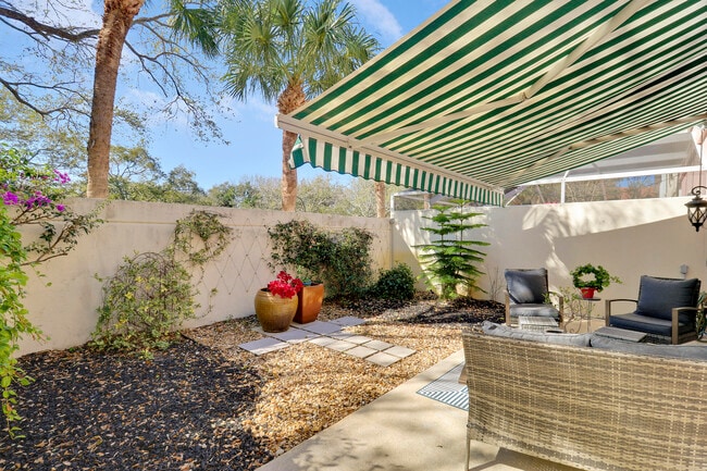 Building Photo - 6 Oakleaf Ct