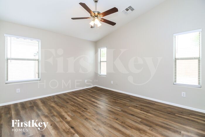 Building Photo - 29271 N Rosewood Dr