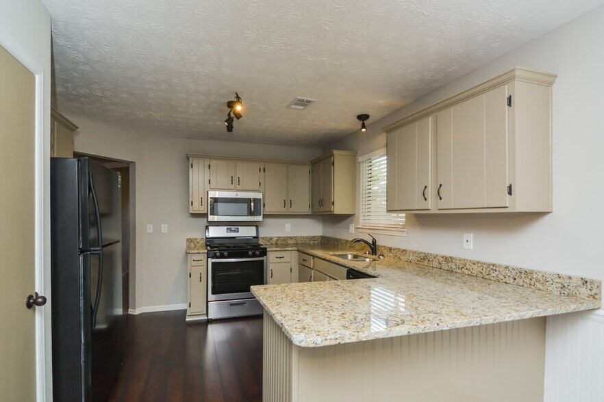 Building Photo - 3747 Willow Wood Way NW