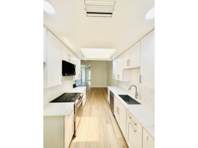 Building Photo - 9215 Highedge Cir