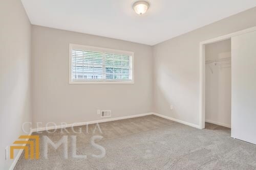 Building Photo - 1758 Poinsettia Dr