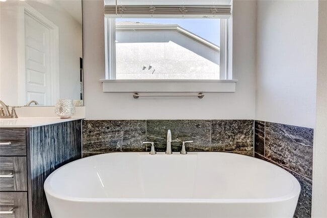 Building Photo - 3020 Sage Ranch Dr