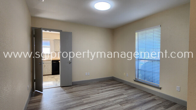 Building Photo - Great 4 bedroom Richardson home