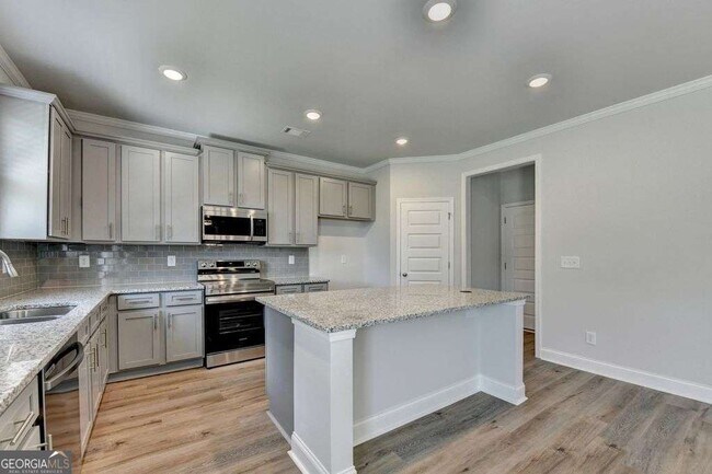 Building Photo - 7309 Yewtree Dr
