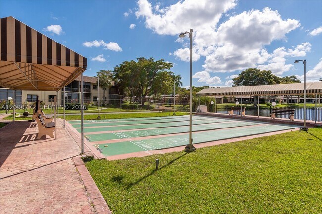 Building Photo - 505 Briarwood Cir