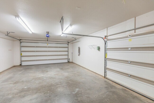 Building Photo - 3 bed 2 bath beautiful home!