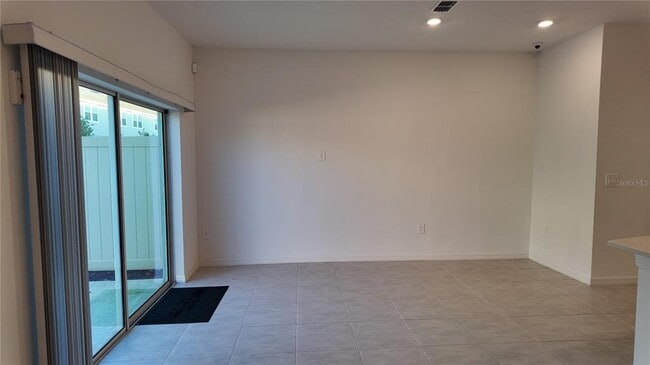 Building Photo - 2207 Portrait St