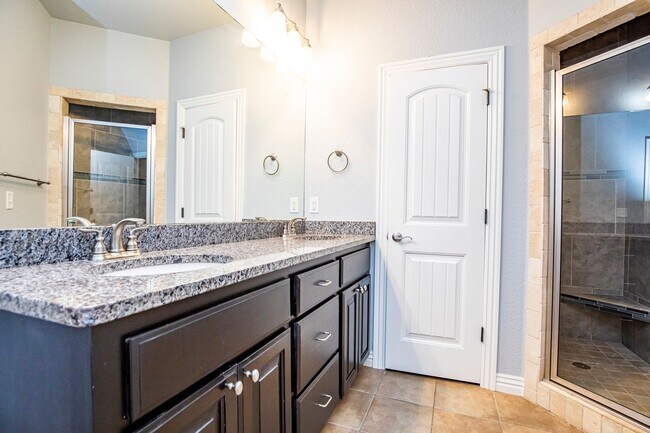Building Photo - ***3103 SW Silverbark Road***