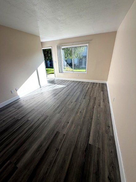 Building Photo - 610 Silverwood Ave