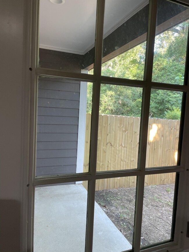 Building Photo - 21369 W Wallis Dr