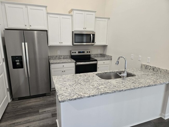 Building Photo - 966 Manitou Cir