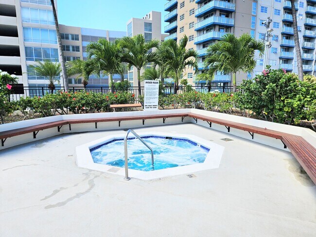 Primary Photo - Royal Capitol Place Kakaako 1 Bedroom 1 Ba...