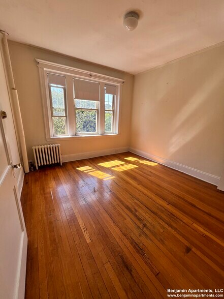 Building Photo - 1802 Beacon St