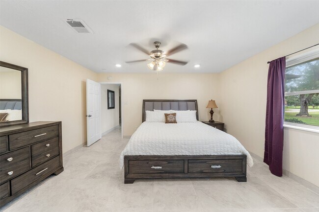 Building Photo - 14702 Westway Ln