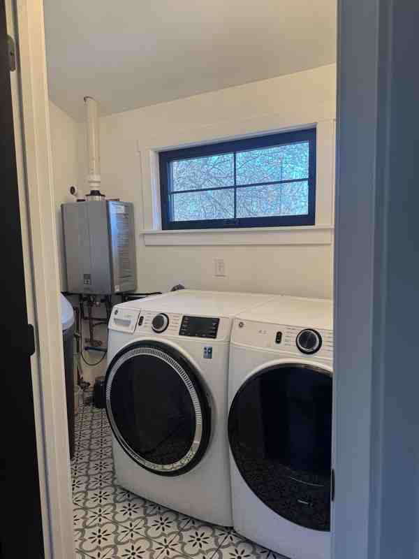 Building Photo - 506 S Martin St