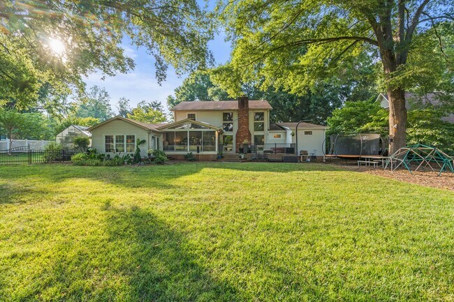 Building Photo - 4BR Golf Course Home in Bermuda Run with EV Charger