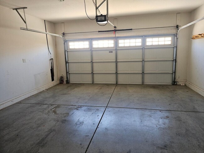 Building Photo - 18515 W Caribbean Ln