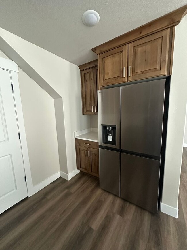 Building Photo - 3139 E Thorley Dr