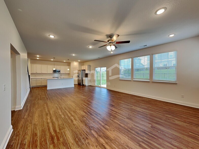 Building Photo - 8411 Northpoint Dr